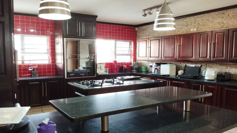 5 Bedroom Property for Sale in Van Der Hoff Park North West